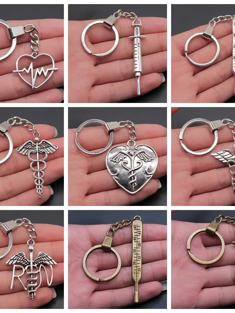 Porte-clés en alliage métallique, cadeau Souvenir pour étudiants en médecine, enseignant en métal, seringue thermomètre, symbole médical, porte-clés