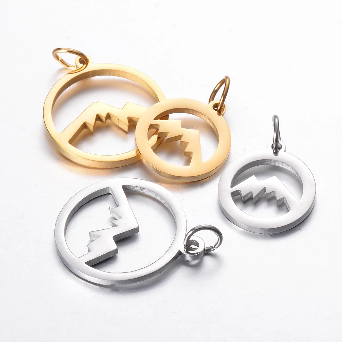 Breloques de montagne en acier inoxydable 100%, 5 pièces/lot, vente en gros de bijoux, breloques rondes, sans ternissement, Bracelets, pendentifs