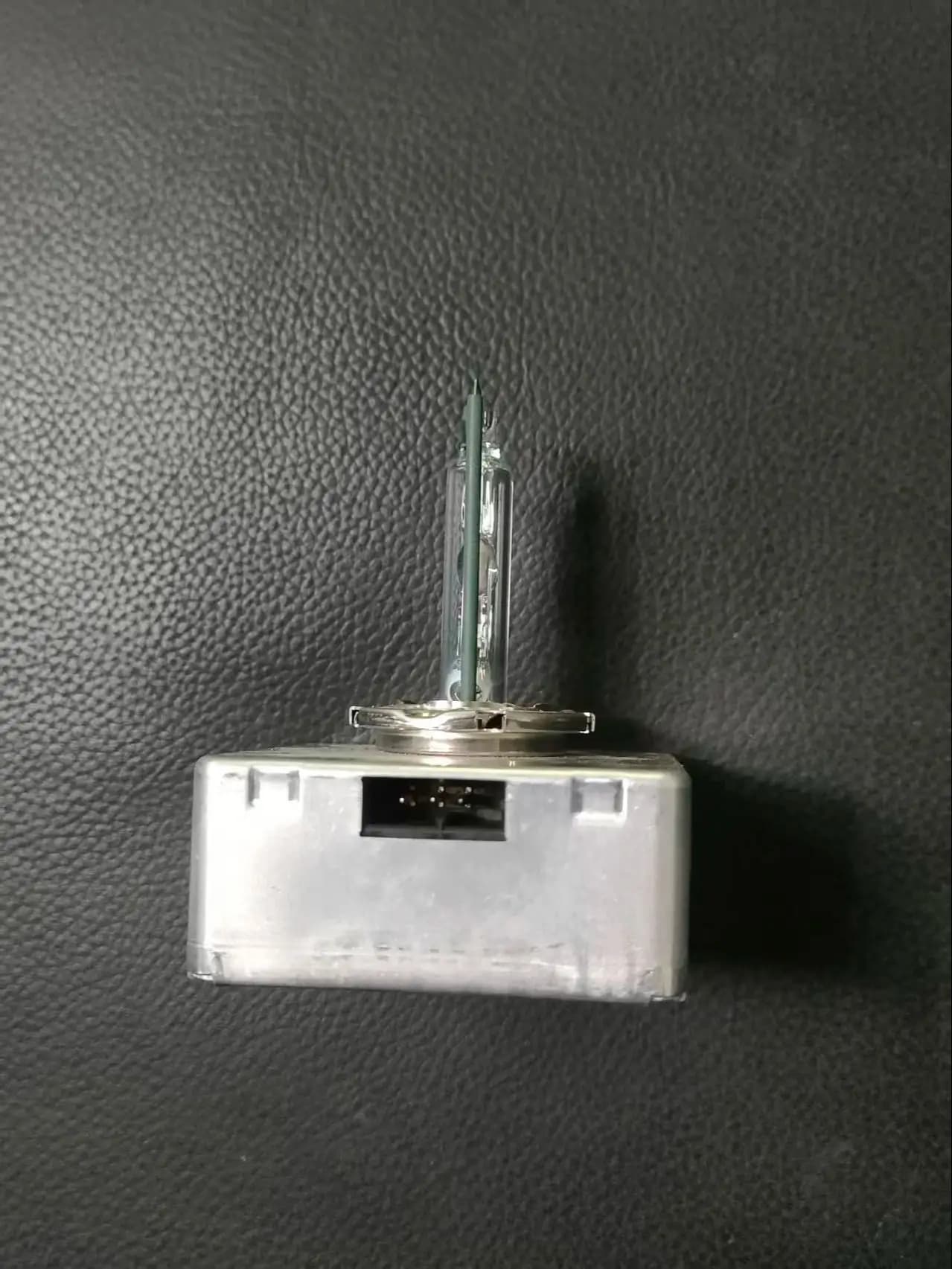 Ampoules Xénon HID OEM d'origine D5S 12V 25W DC 9285410171 Aie5d 4200K Carlamp pour phares Audi Q3 A3 9285 410 171