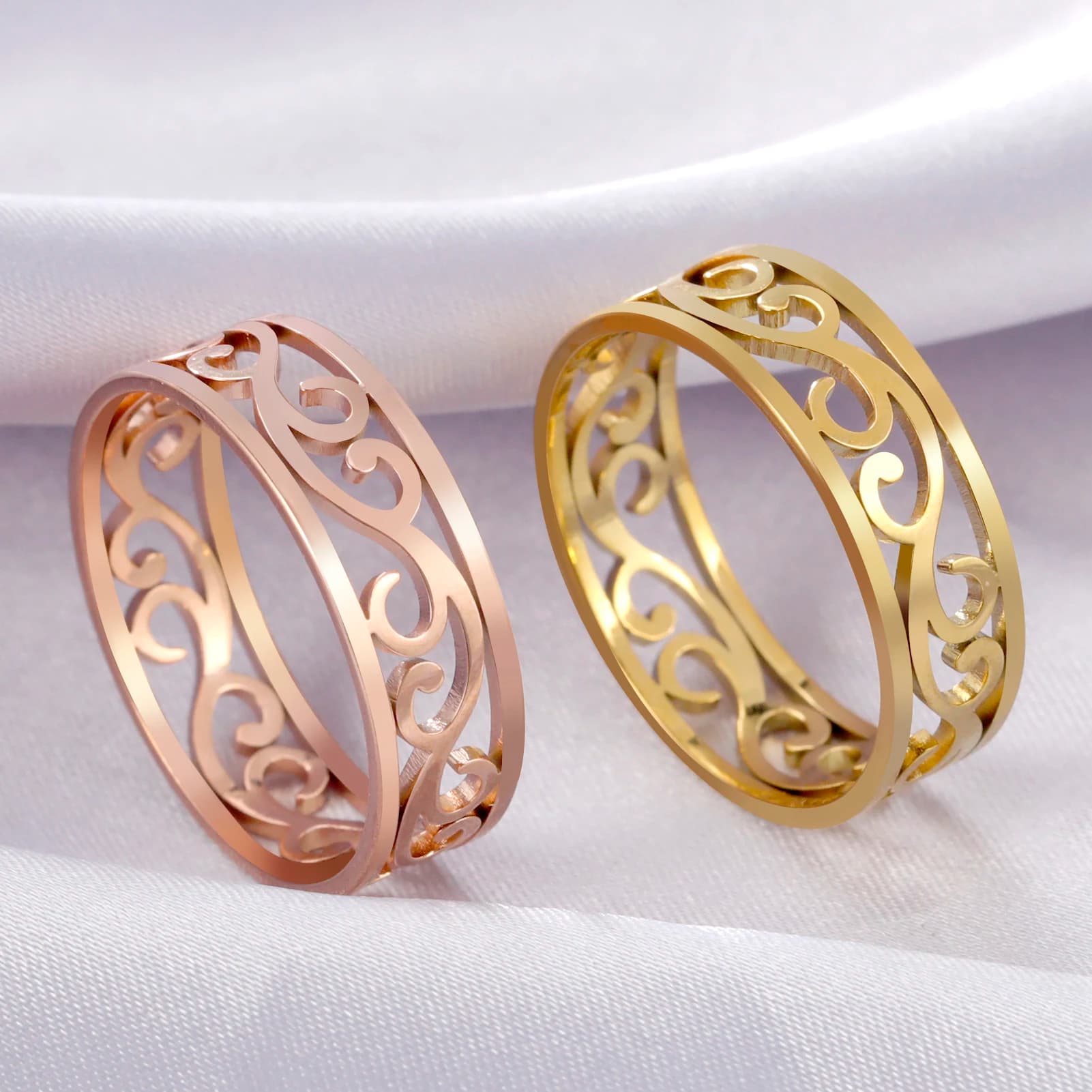 COOLTIME Bagues en filigrane de fleurs pour femmes en acier inoxydable Bagues de couple romantiques Tendance Bijoux d'anniversaire Cadeau Nouveauté