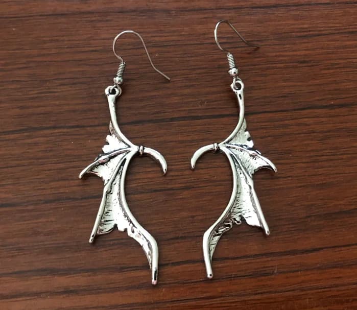 Boucles d'oreilles pendantes en forme d'aile de chauve-souris gothique néo-victorienne, amulette de sorcellerie, cœur occulte Wiccan, bijoux punk