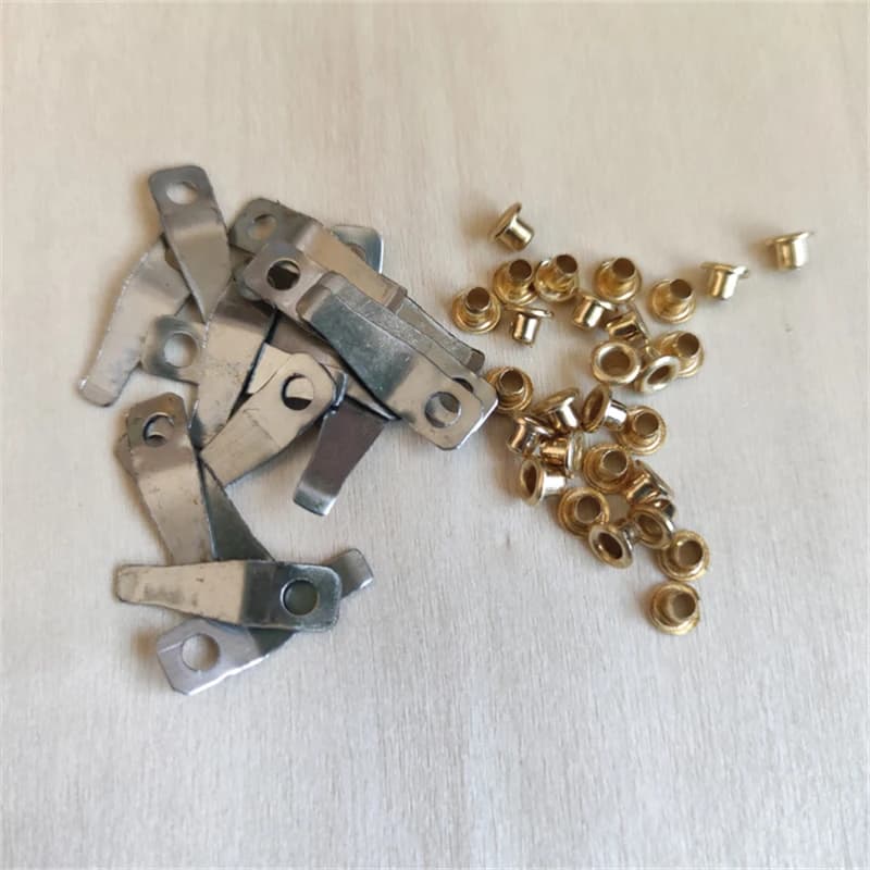 Lot de 10 plaques de ressort en métal pour briquet à gaz Zippo – Pièce de rechange universelle pour réparation et remplacement de l'insert intérieur – Accessoire