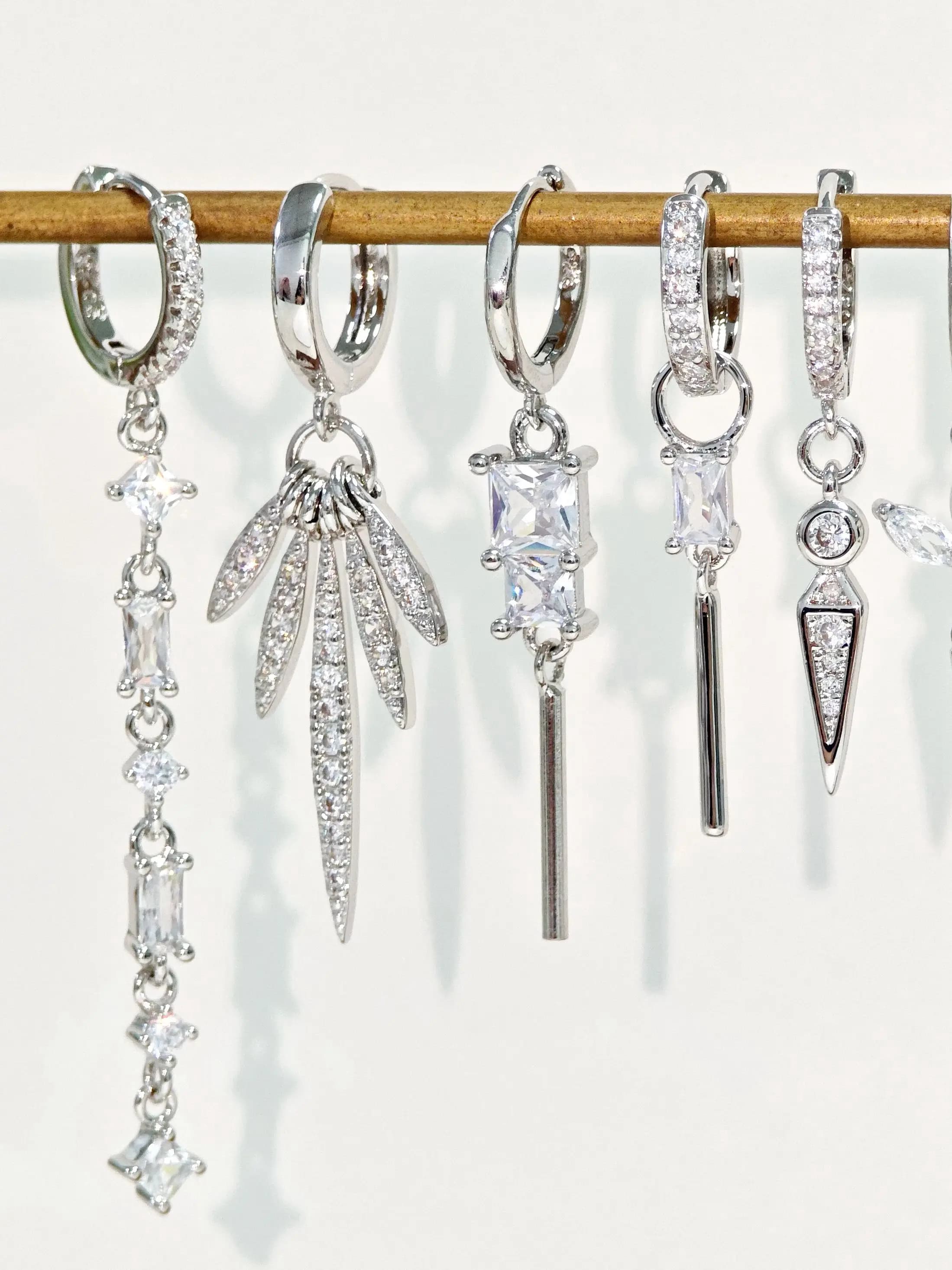 925 Sterling Silver aiguille élégant blanc Zircon cristal Boucles d'oreilles 2023 mode chaîne en métal frange pendentif long boucles d'oreilles femmes luxe mariage bijoux filles cadeaux de vacances