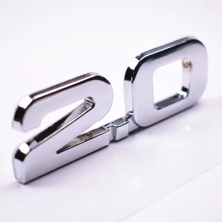 YAQUICKA Emblème Autocollant 3D 2.0 2.0T en Métal Argenté pour Coffre Arrière de Voiture BMW Audi Ford Toyota Volkswagen etc. Accessoire de Carrosserie Automobile