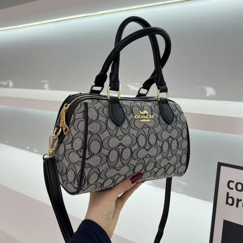 Sac à main classique pour femme, polyvalent et indispensable pour le travail et les voyages, avec un design durable.