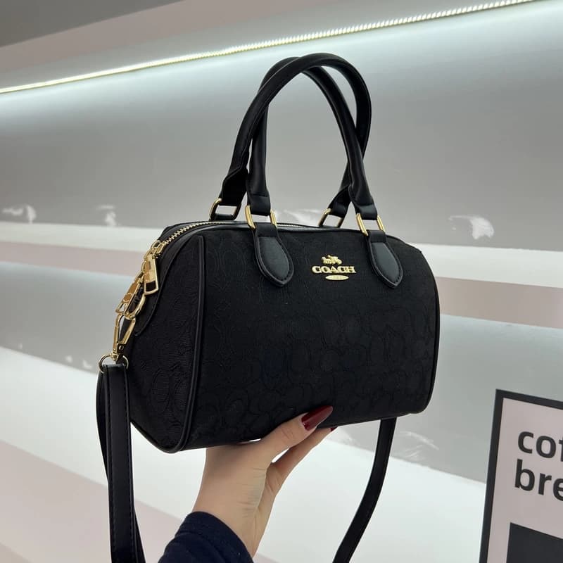 Sac à main classique pour femme, polyvalent et indispensable pour le travail et les voyages, avec un design durable.