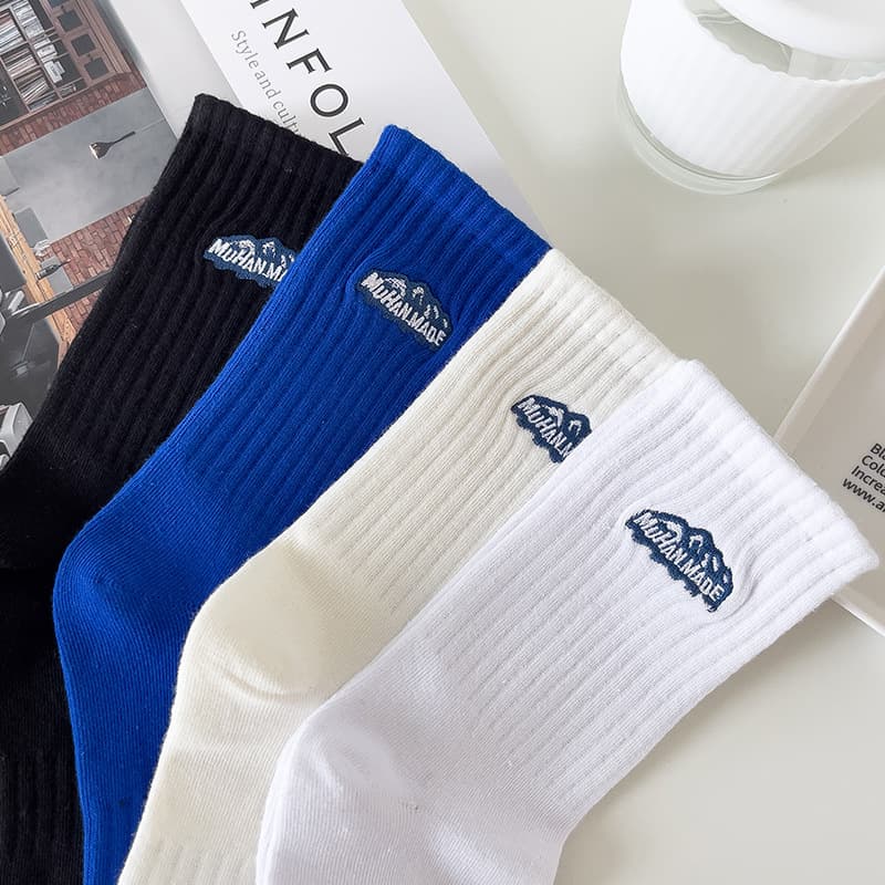 Unisex Snow Mountain Embroidery Crew Socks Autumn Winter Thick Line Sports Socks Middle Tube White Couple Match Net Red Trend
