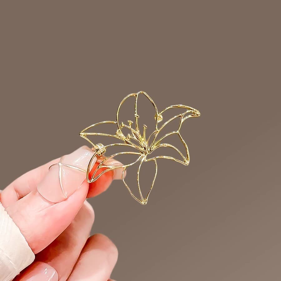 Hollow Lily Flower Elegant Women's Suit Pin Anti-exposure High-end Feel Brooch Clothing Accessories Wholesale