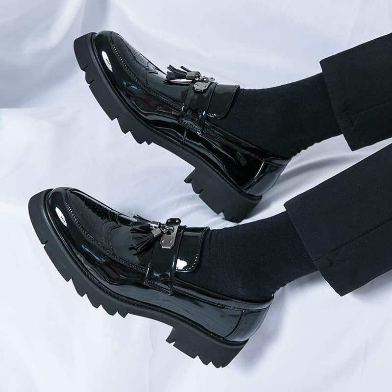 Men's Business Casual Pointed Toe Platform Patent Leather Shoes Brock Carved