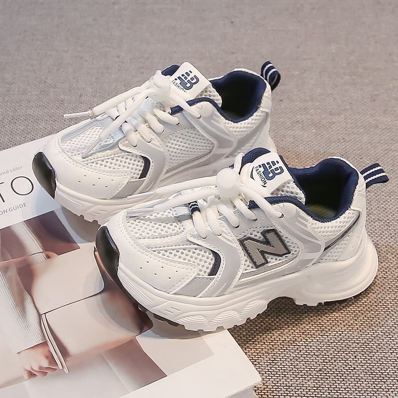 Baskets confortables et polyvalentes pour enfants, collection printemps-automne 2025, style décontracté et tendance, en maille.