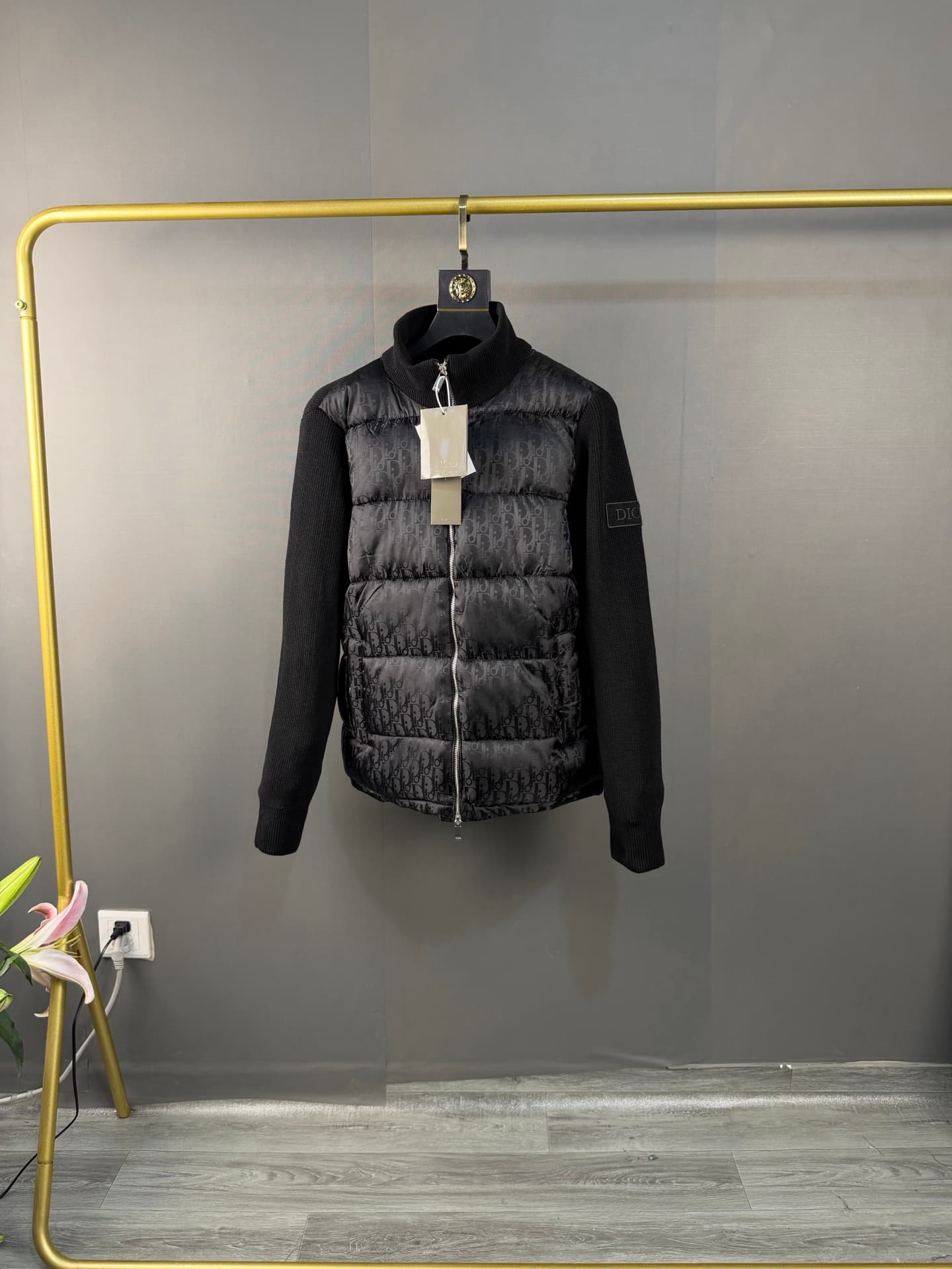Doudoune matelassée Dior Homme Noir Monogramme Oblique Hybride à manches en maille, col montant et fermeture éclair intégrale