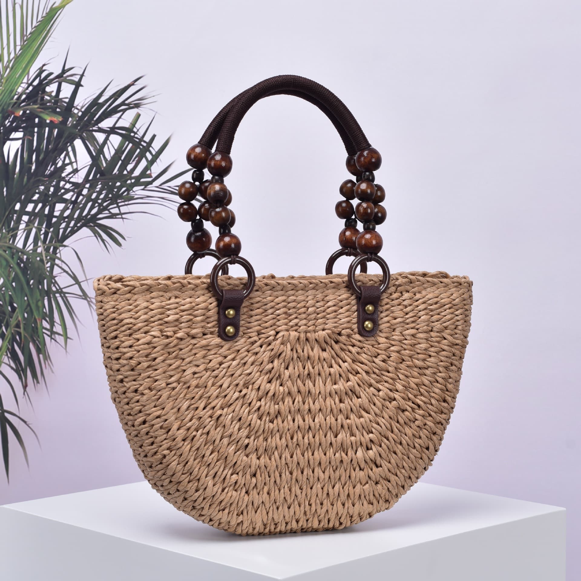 2024 new handmade straw woven wooden beads braided handle semi-circular beach holiday pastoral cross-border tote women's bag