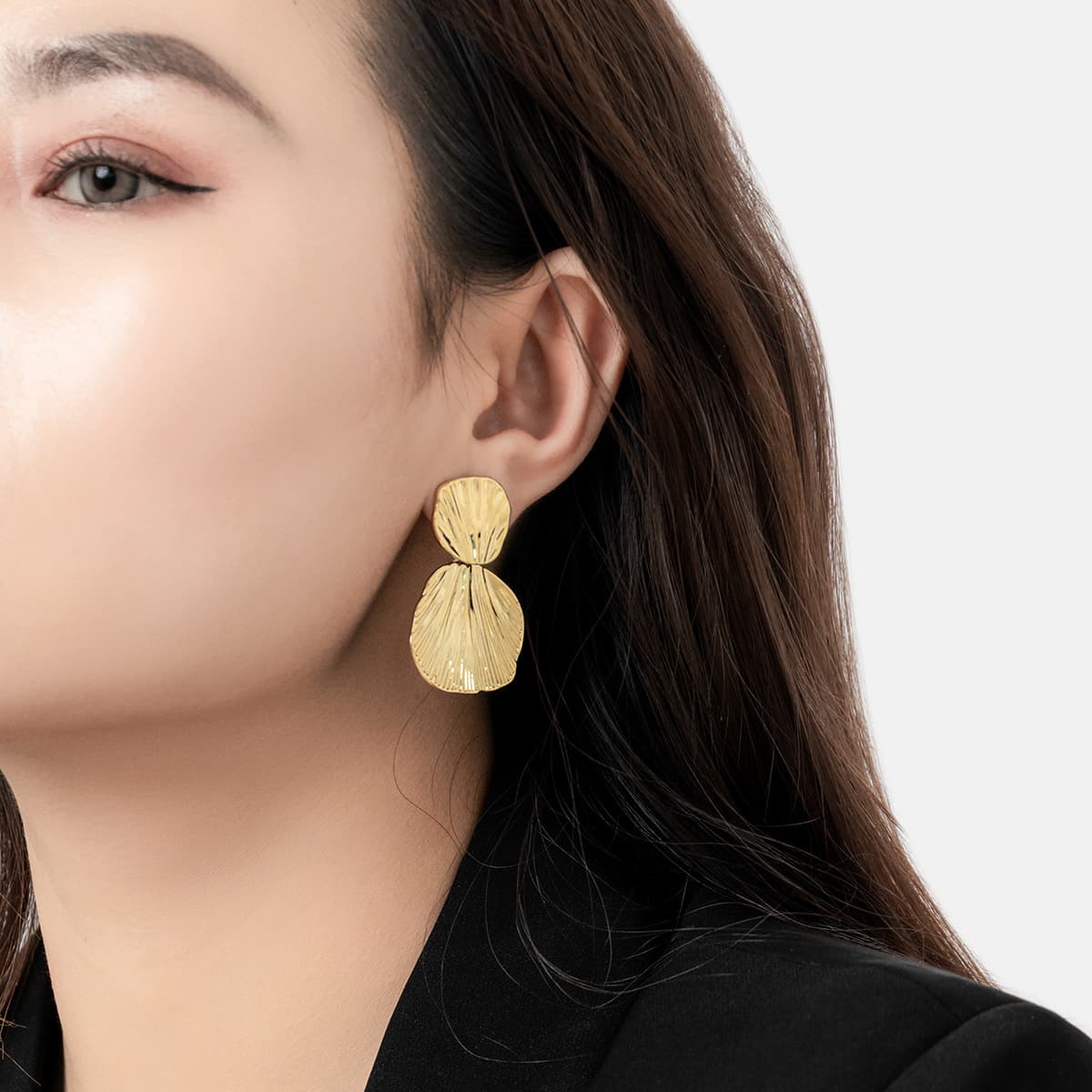 Gold-Plated Copper Leaf Luxury Earrings With Silver Needle Niche Design High-End Texture Ear Jewelry