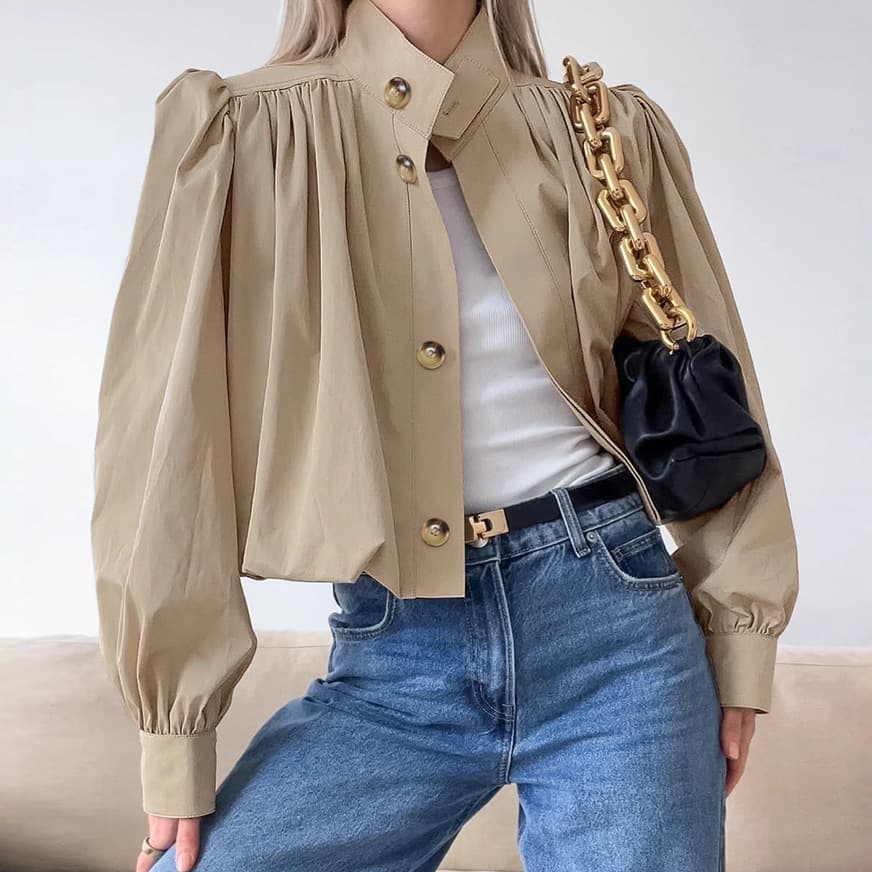 Autumn 2025 New British Style Short Pleated Loose Stand Collar Puff Sleeve Khaki Trench Coat For Women