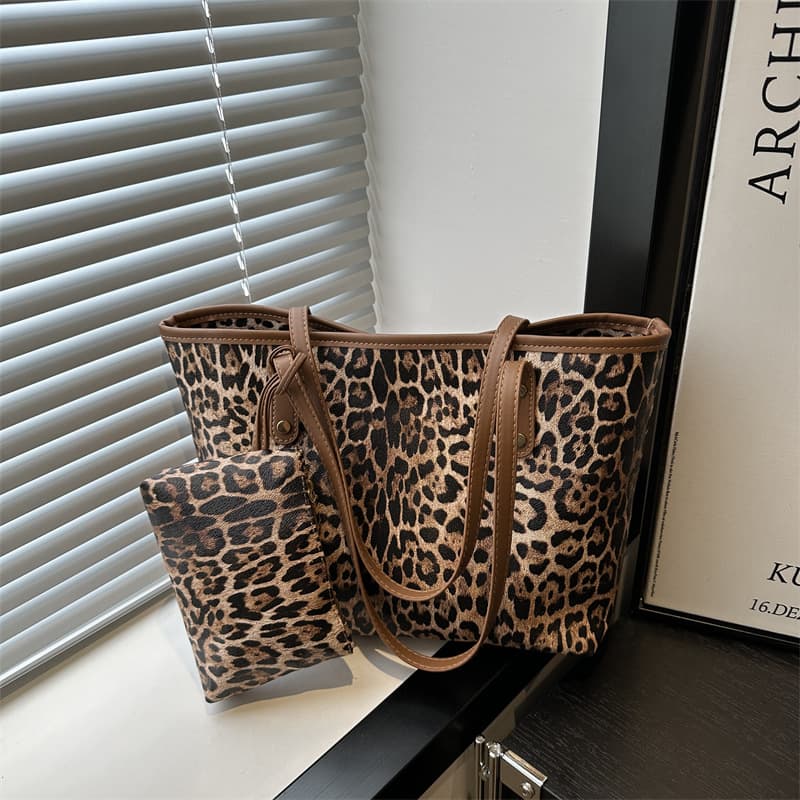 Women's Tote Bag Large Capacity Fashion Personality Casual Leopard Print Female Shoulder Bag