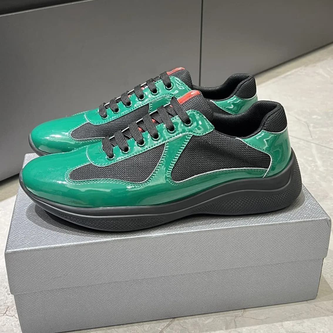 Chaussures de course à bout rond pour femmes, en cuir véritable de haute qualité, confortables, en cuir verni, commerce transfrontalier internatio