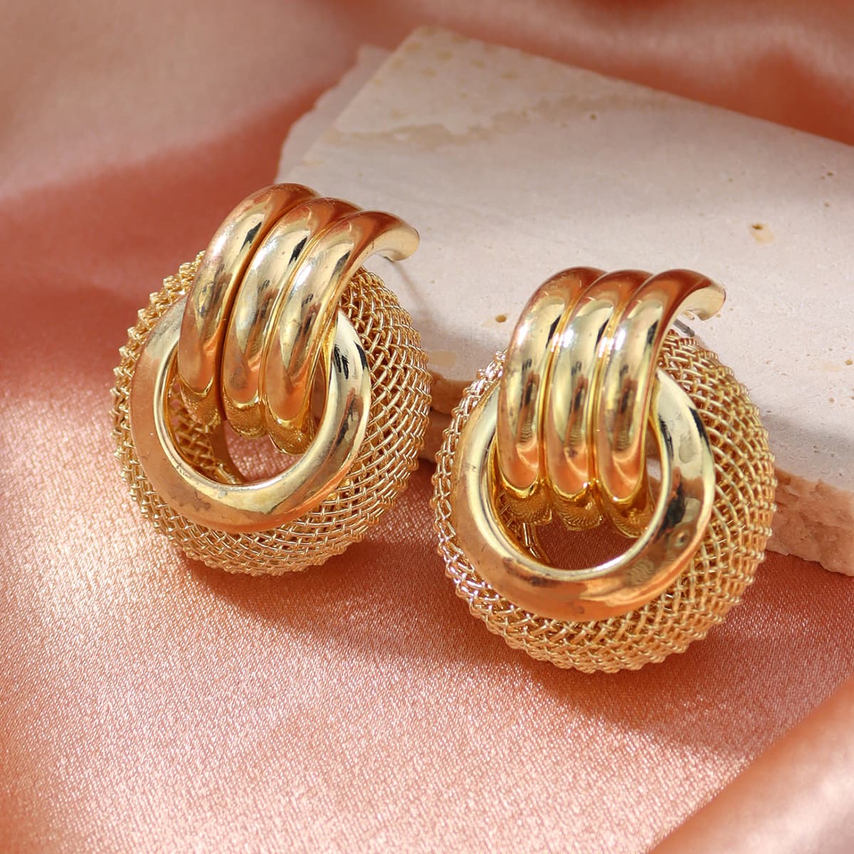 Women's Retro Hollow Metal Circle Plain Earrings Large Earrings Medieval Niche Personality Design Earrings Earrings