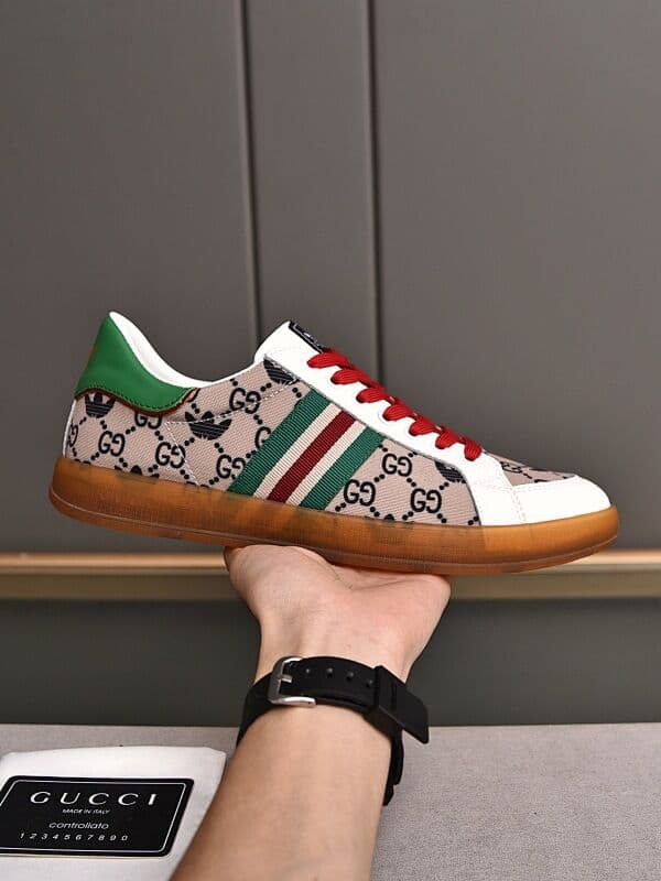 Chaussures de surf Gucci Joint pour hommes, idéales pour les sports et loisirs de plein air