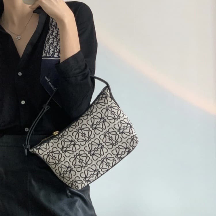 Boîte à lunch Luo Yi Top Quality New Style Wei Lew Jacquard Broderie 5A Bento B Polyvalente Tendance Bretelle Simple Femme
