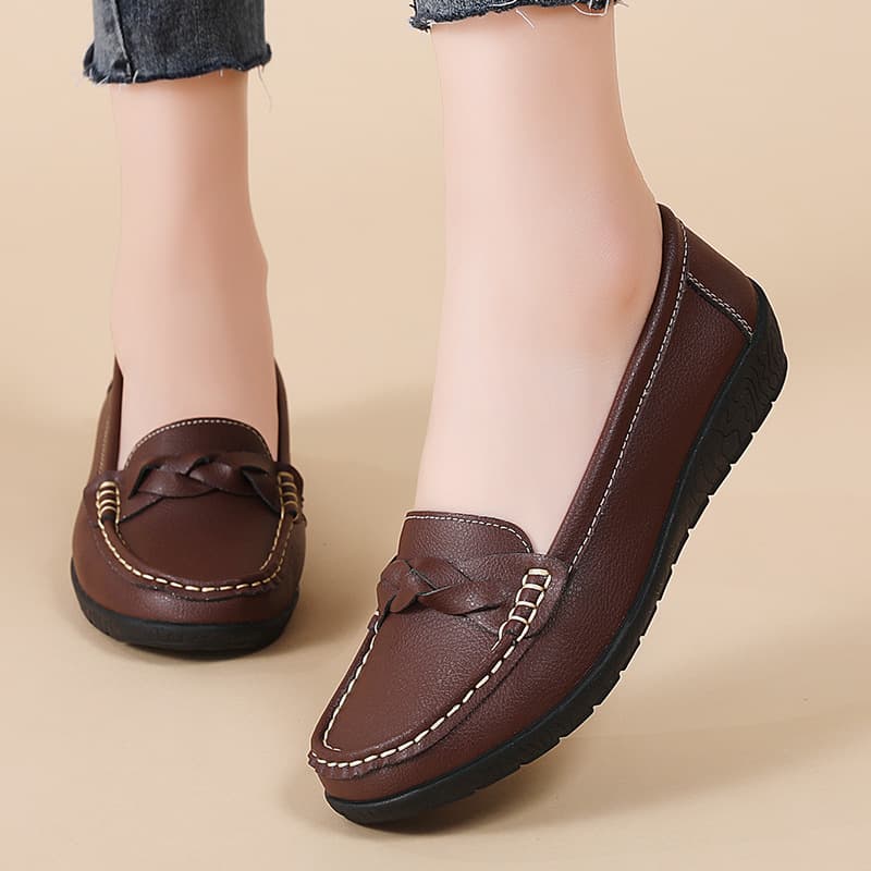 2025 Spring And Autumn New Nurse Casual Flat Heel Women's Singles Bean Mom's Shoes, Cow Muscle Bottom