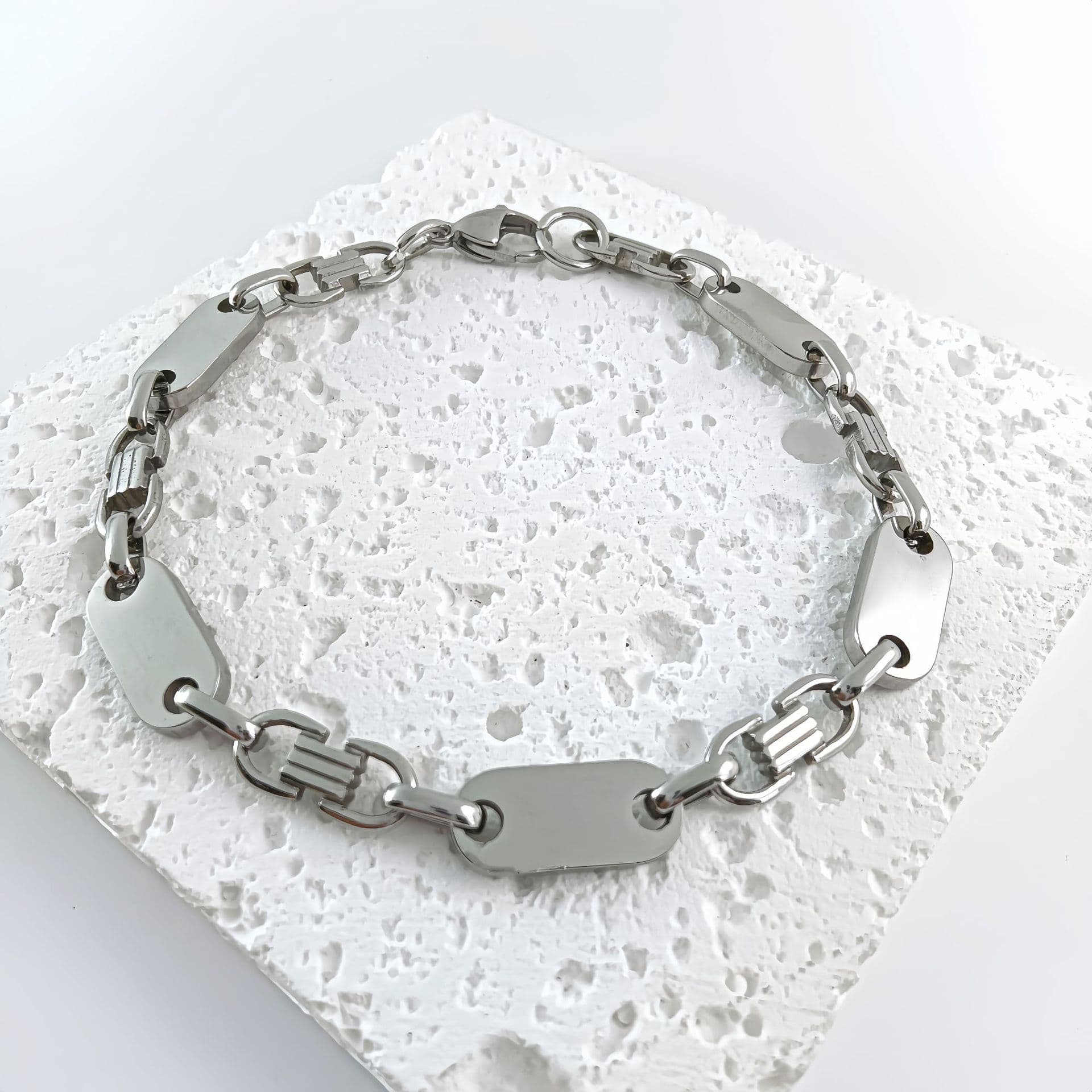 Bijoux pour hommes faits à la main, collier tendance et élégant, chaîne empereur, chaîne à maillons plats en acier inoxydable lisse