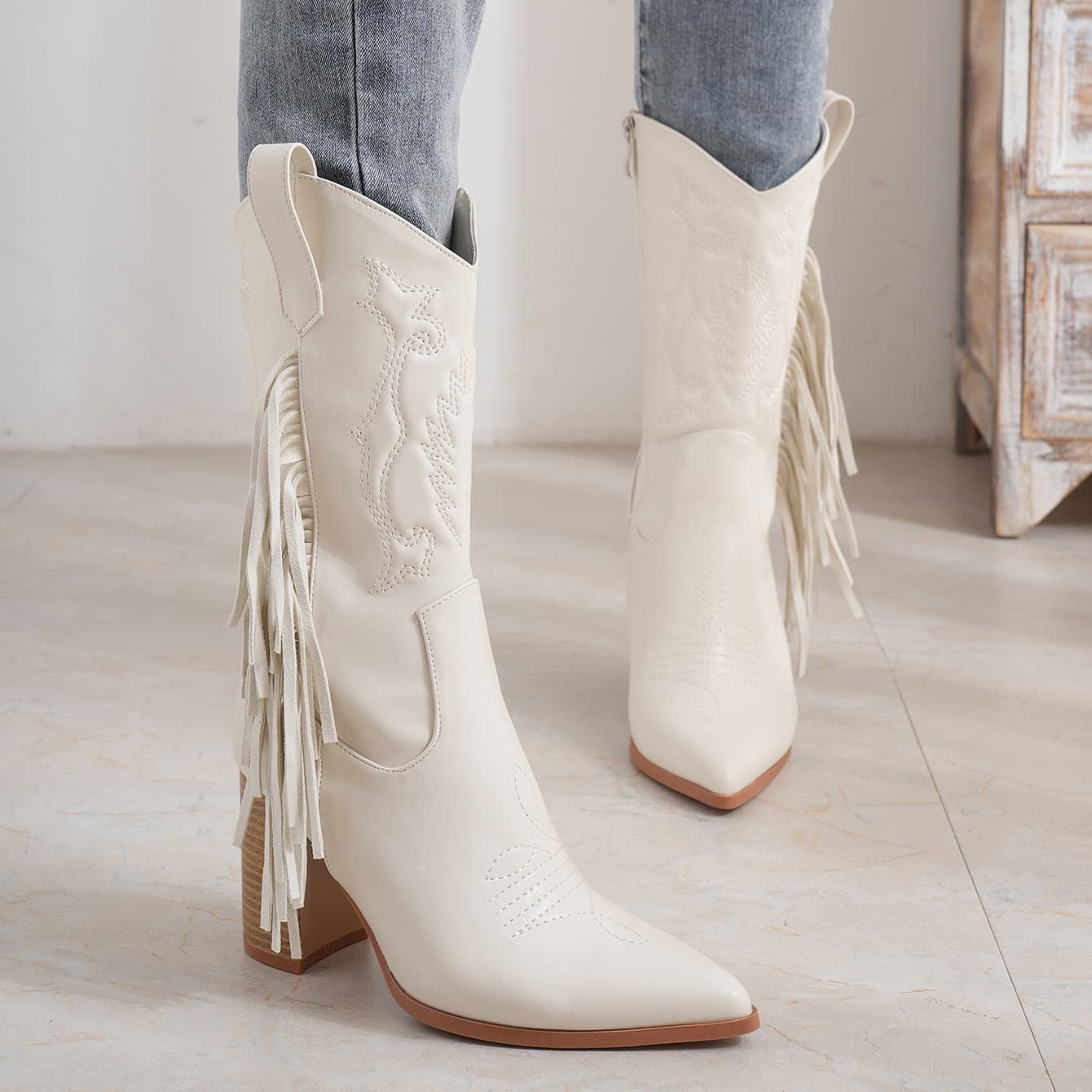 Autumn/Winter pointed mid-leg Knight Boots Embroidered tassel boots White new Western cowboy boots