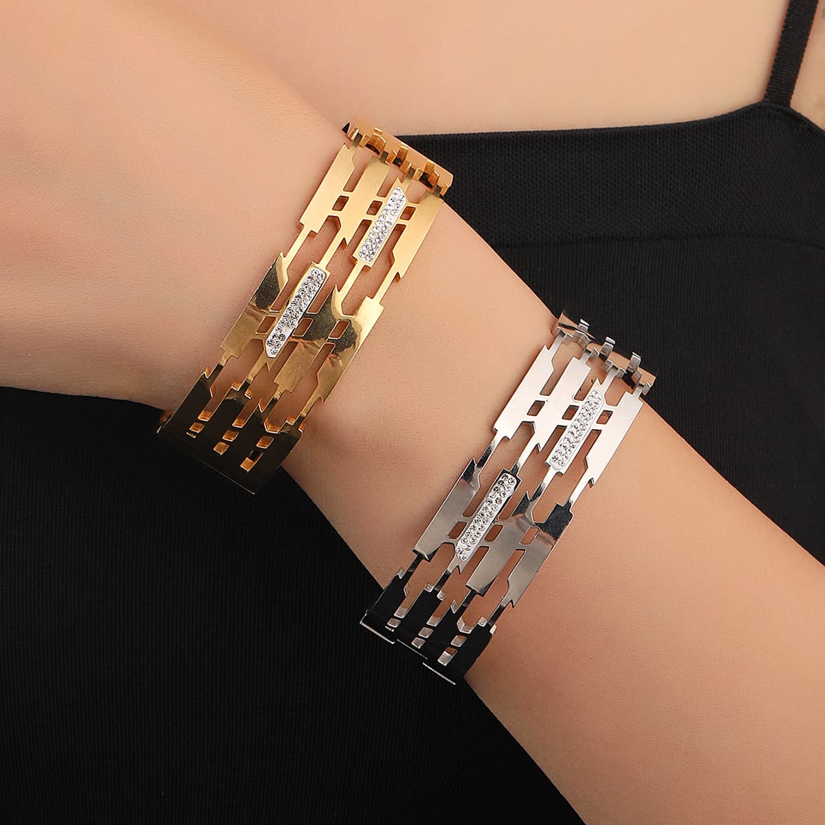 Explosive Multi-layer Hollow Dia Design Sense Ear Wide-edge Titanium Steel Advanced Bracelet