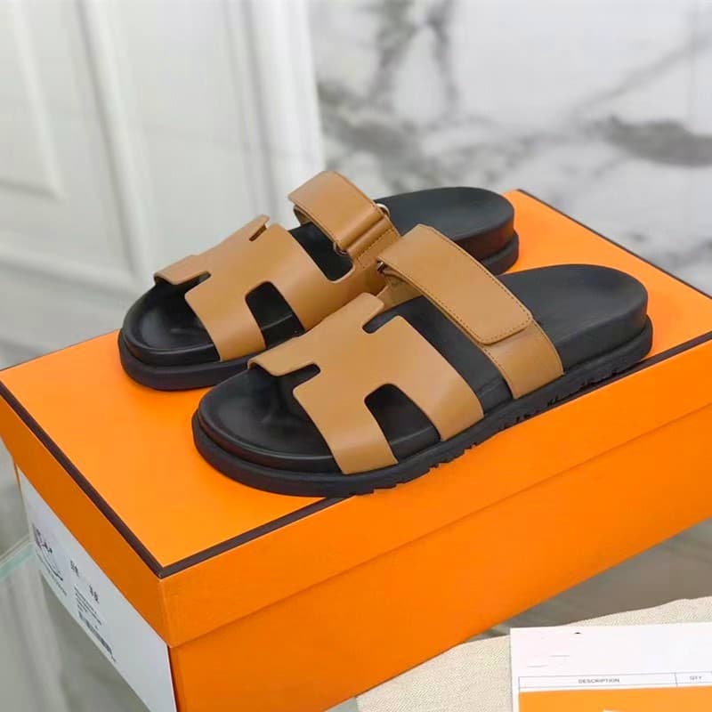 Chaussons d'extérieur pour femmes, style pur et original, semelles plates en cuir, velcro, pour la plage, 2025