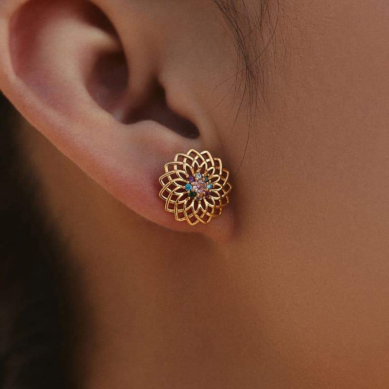 Personality hollow flower earrings inlaid with zircon fashionable light luxury high end earrings copper plated with K real gold