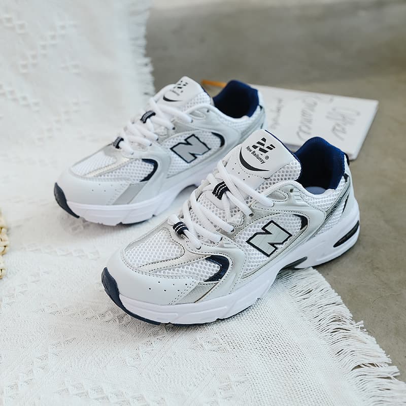 Chaussures de couple style Hong Kong 2020, très tendance chez les étudiants, version coréenne des chaussures de sport Ulzzang