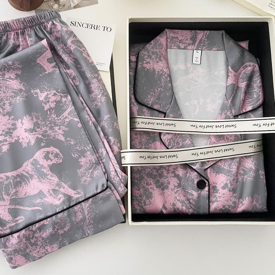 Women's Sleepwears light luxury domineering women's autumn pajamas thin long sleeved ice silk suit
