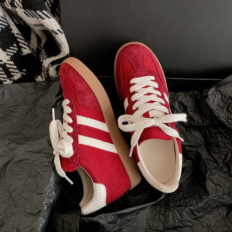 The new inner heightening women's shoes all match the leisure sports board shoes
