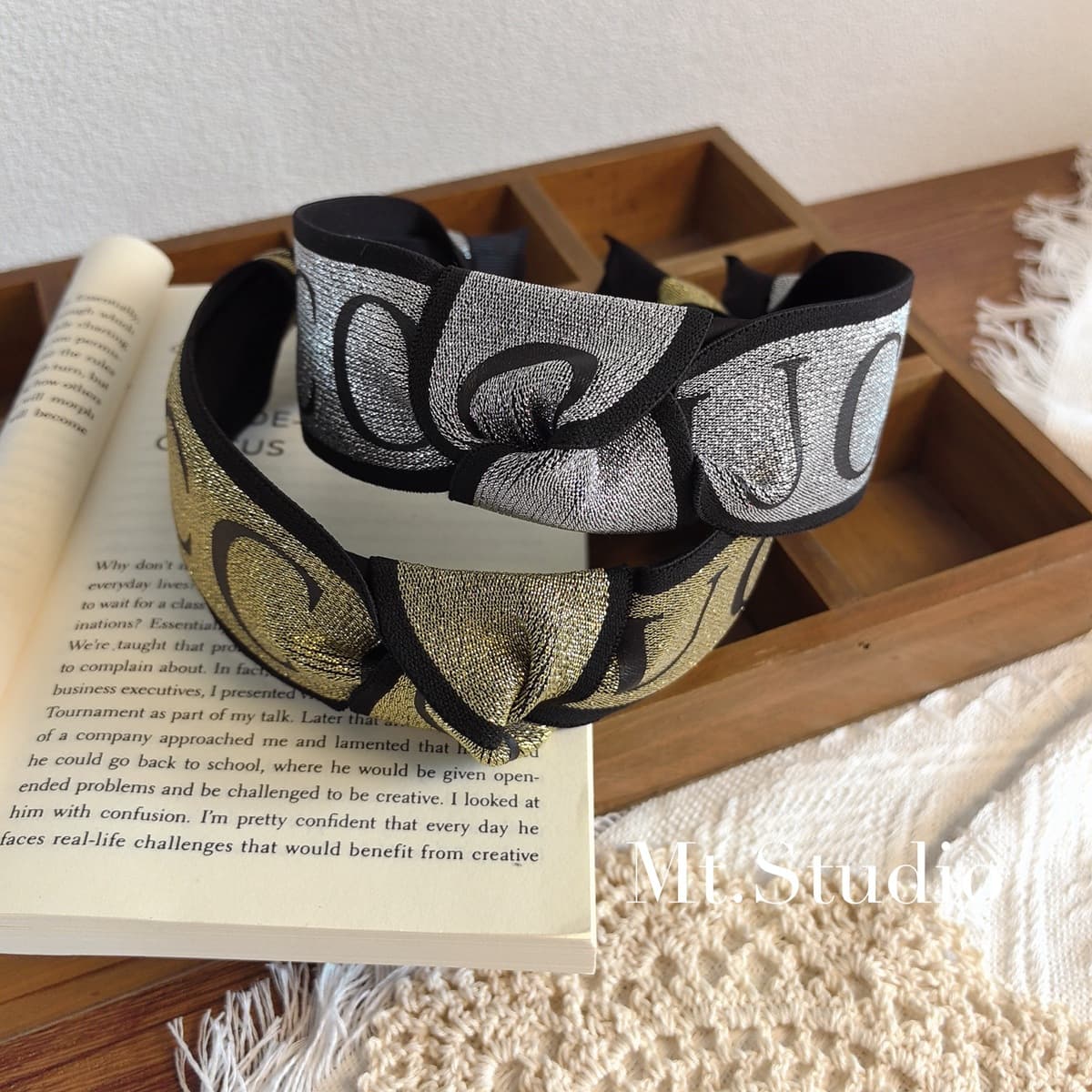 Wide edge knotted with high-end temperament, letter headband headband, new product for headwear