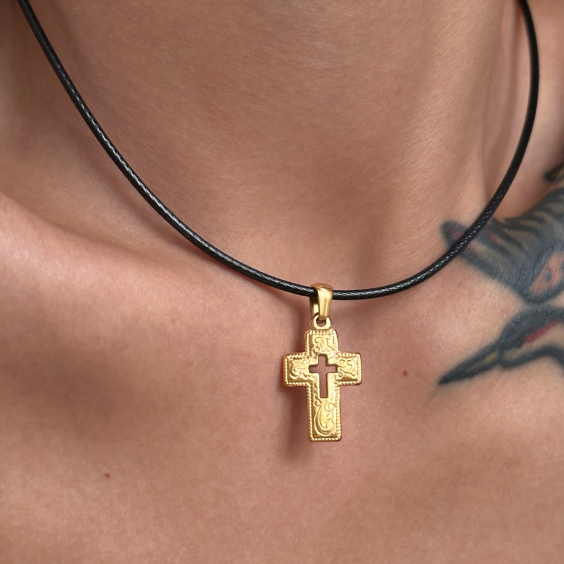 Spot INS Gold Plated Titanium Steel Retro Black Leather Rope Cross Necklace