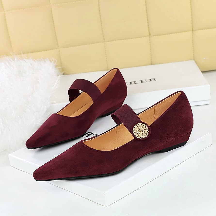 Low-heeled wedges with suede shallow-cut metal trim elasticated one-line shoes for women