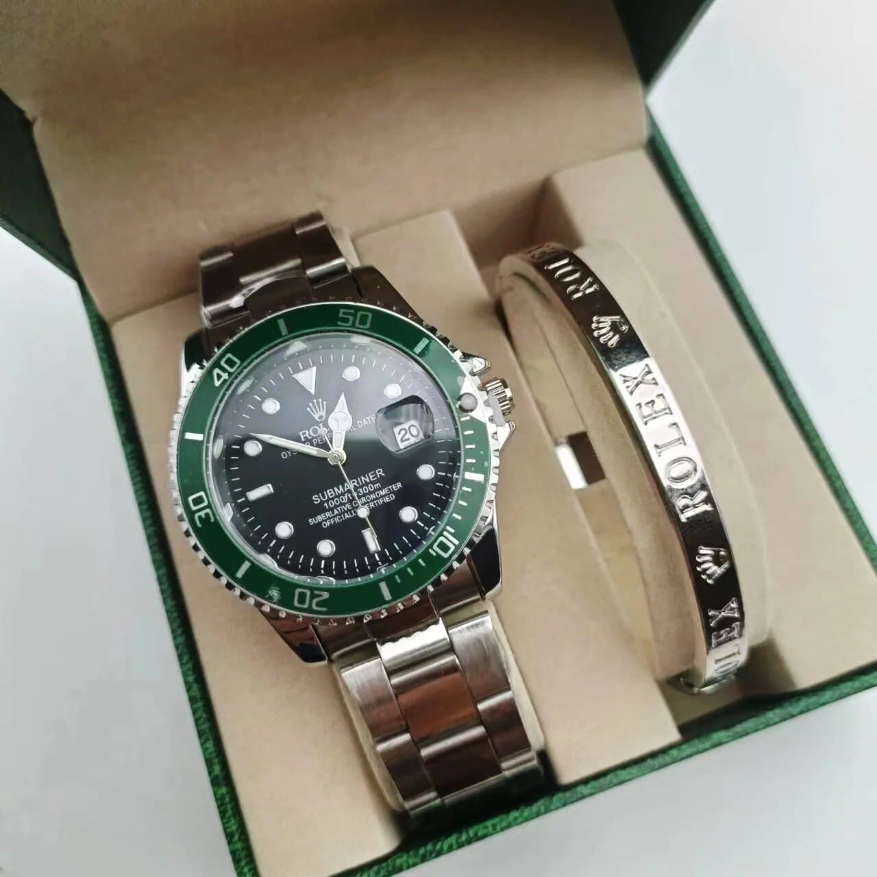 Montre de mode à quartz de marque de travail de bande d'acier de fantôme d'eau à 3 aiguilles