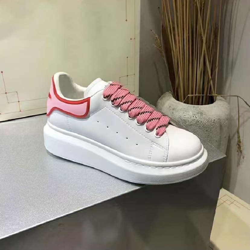 Baskets blanches à queue époxy pour l'été, chaussures de skate unisexes polyvalentes et non jaunissantes, avec graffiti 3D