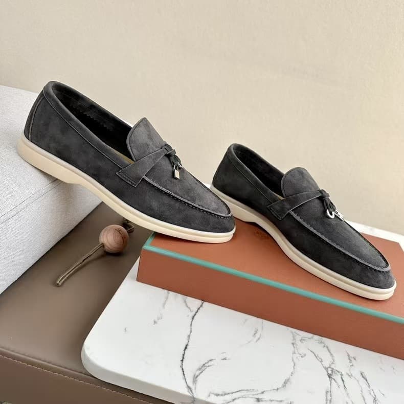 Mocassins assortis haut de gamme en cuir de vache LP avec pendentif à pompon et semelle plate à surface souple