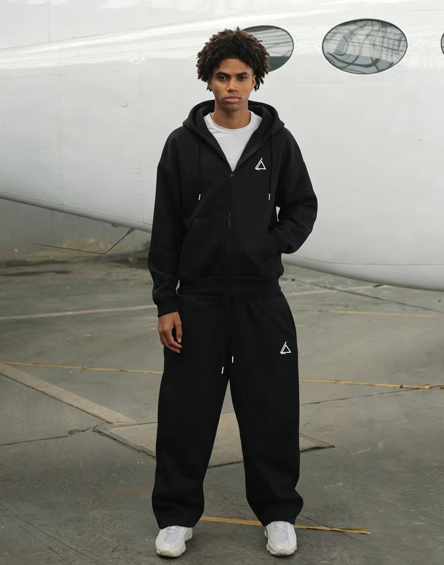 Ensemble unisexe deux pièces composé d'un sweat-shirt à capuche zippé avec logo triangulaire et d'un pantalon de jogging assorti pour couple, sty