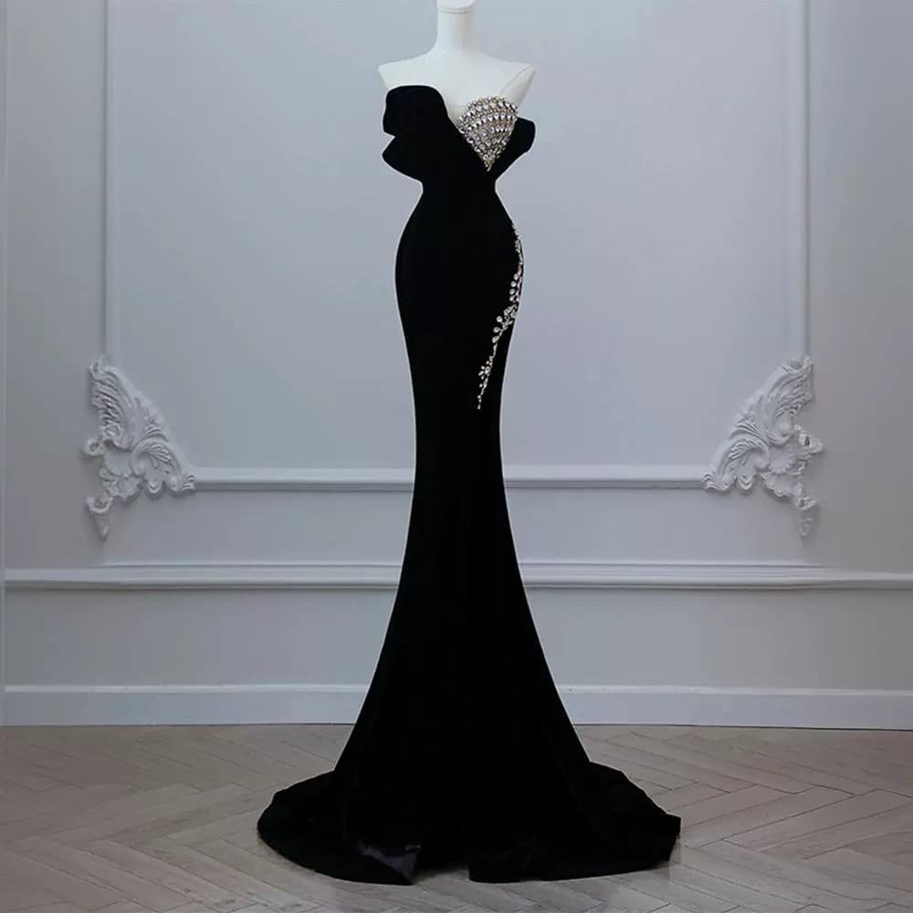 Elegant Black Strapless Mermaid Evening Dress With High Slit & Sequins For Prom, Banquet, Hosting, Runway Shows & Performances