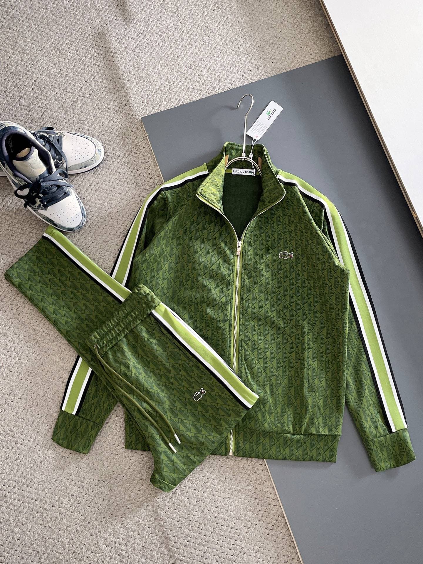 Costume décontracté tendance en crocodile français avec fermeture éclair et plusieurs couleurs assorties, style décontracté et polyvalent