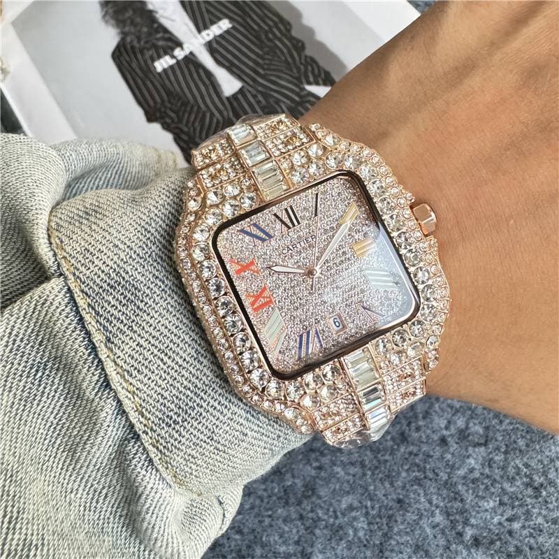 Montre tendance avec design serti de diamants