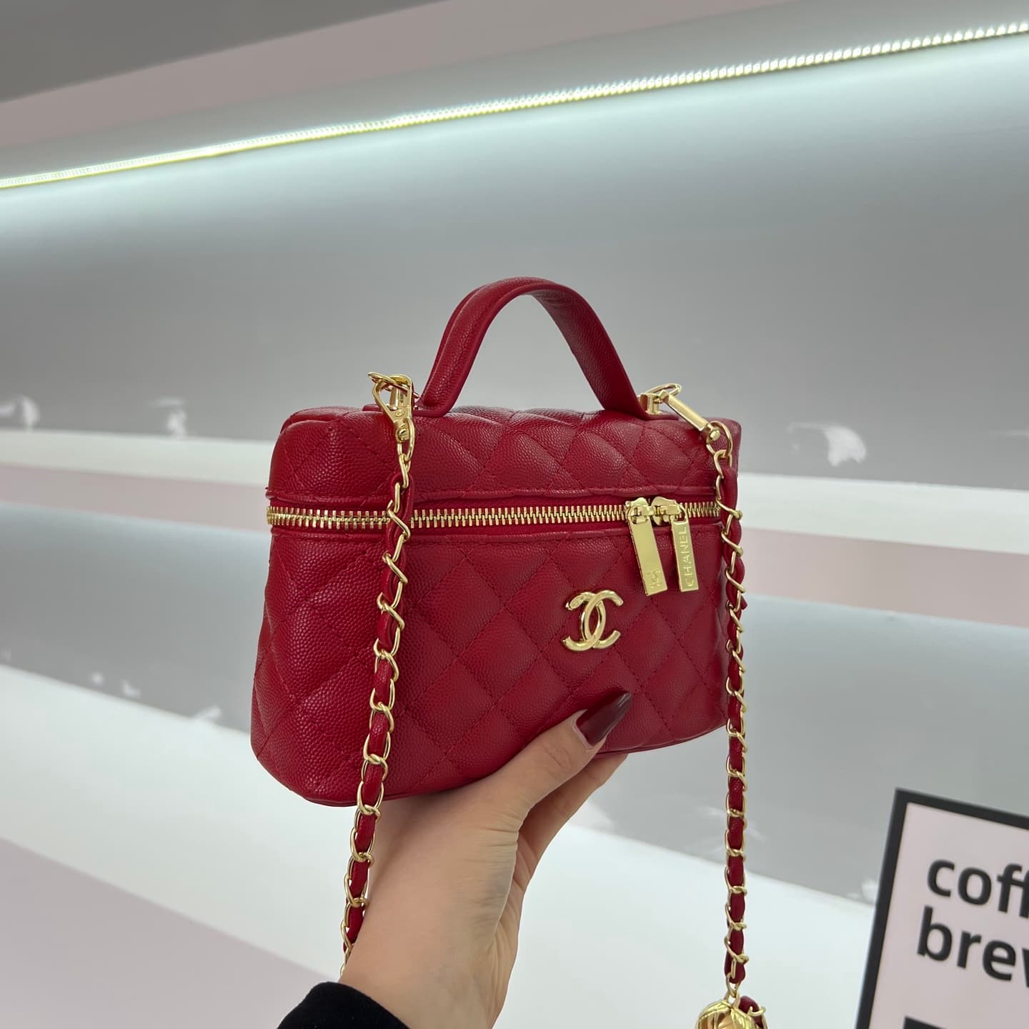 Sac cabas classique à rabat et chaîne CF, en cuir véritable de qualité supérieure, style femme.