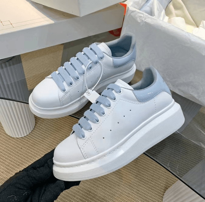 Alexander McQueen.Printemps et été nouvelle tendance de la mode chaussures blanches unisexes semelle épaisse chaussures de sport décontractées c