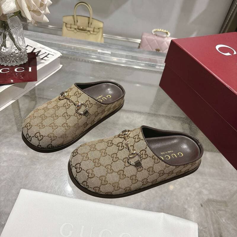 Collection GUCCI 2026 : Chaussures plates, mules et à enfiler