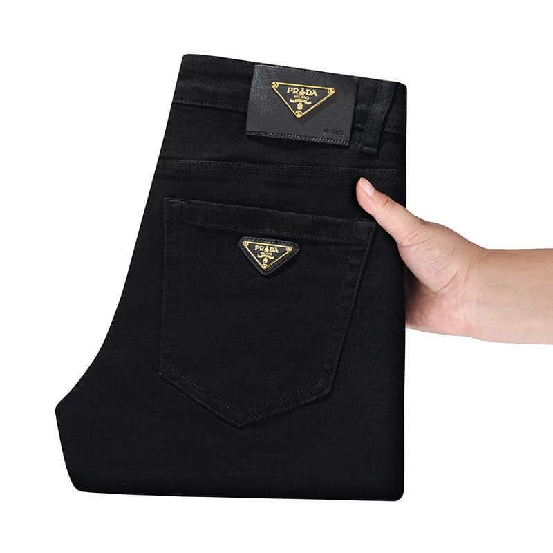 Jeans homme haut de gamme automne-hiver 2026, coupe slim stretch, style européen décontracté et tendance.