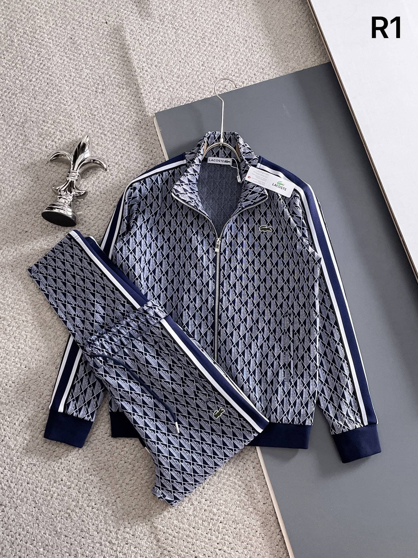 Costume décontracté tendance en crocodile français avec fermeture éclair et plusieurs couleurs assorties, style décontracté et polyvalent