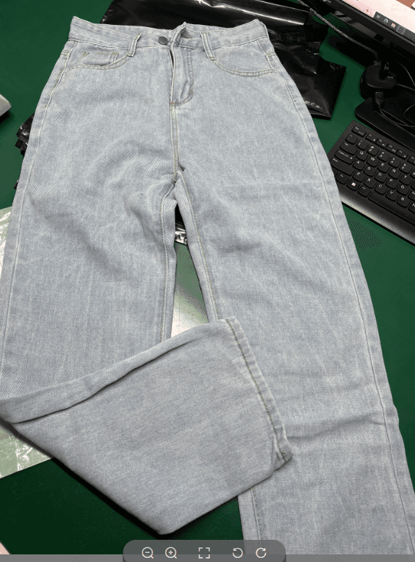 Vêtements pour femmes Jeans taille haute pour femmes Couleur claire Délavé Ample Jambe large Grande taille Pantalon droit