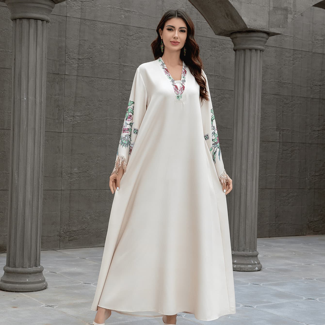 Modest Abaya Dress Muslim Ladies V Neck Embroidered Tassel Robe Abaya Temperament Arabic Dress For Women Middle East Style