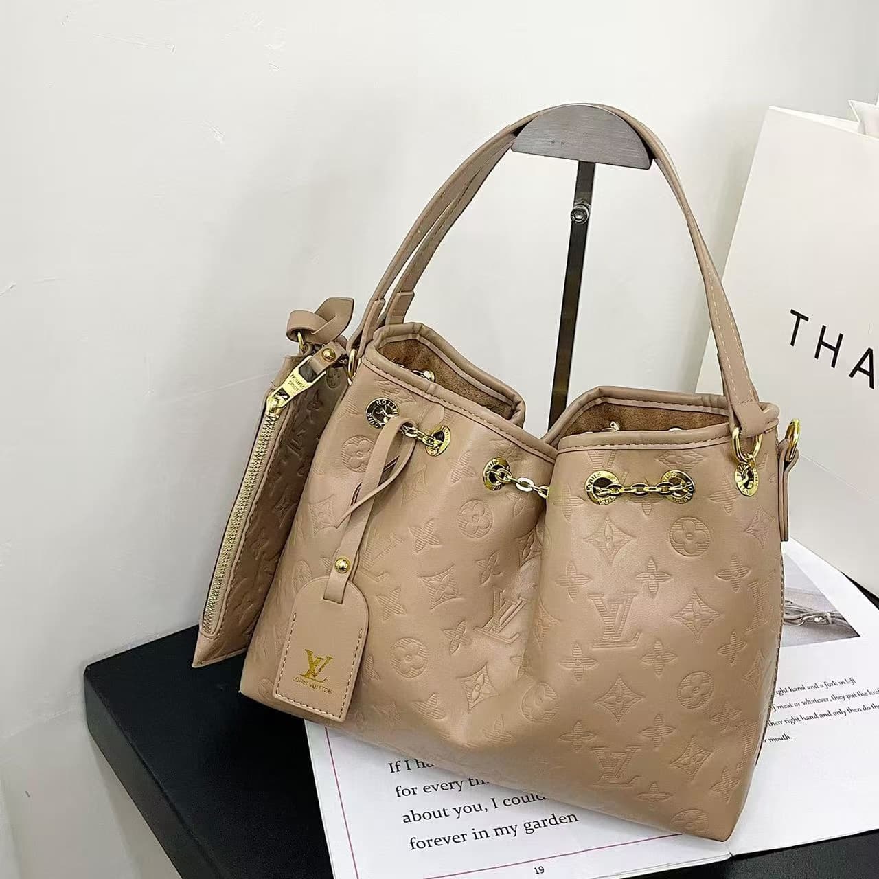 Sac bandoulière tendance 2025, simple et élégant, sac seau polyvalent, grand sac pour femme